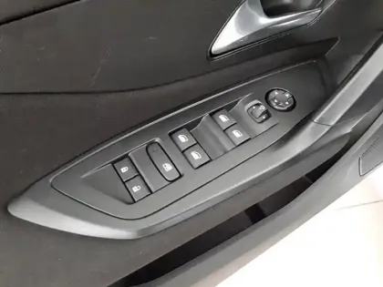 Photo 22 Peugeot 308  PureTech 130ch S&S EAT8