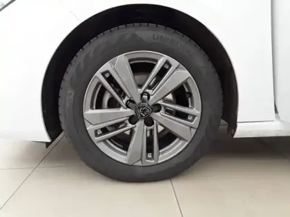 Photo 12 Peugeot 308  PureTech 130ch S&S EAT8