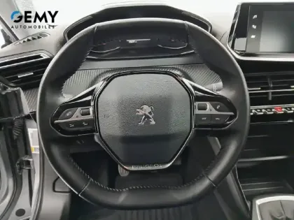 Photo 12 Peugeot 2008  PureTech 100 S&S BVM6