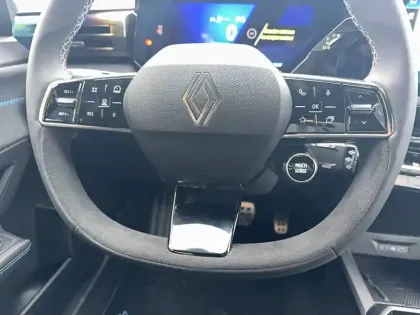 Photo 7 Renault Clio  E-Tech full hybrid 160 ch