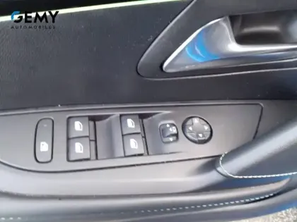 Photo 11 Peugeot 208  PureTech 100 S&S EAT8