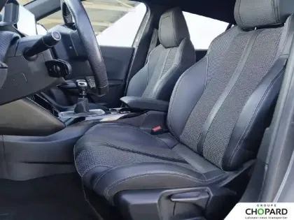 Photo 42 Peugeot 2008  PureTech 130 S&S BVM6