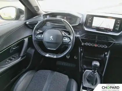 Photo 33 Peugeot 2008  PureTech 130 S&S BVM6