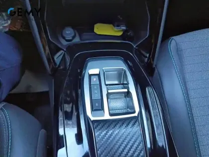 Photo 18 Peugeot 2008  Electrique 136 ch