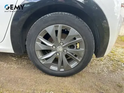 Photo 10 Peugeot 208  Electrique 50 kWh 136ch