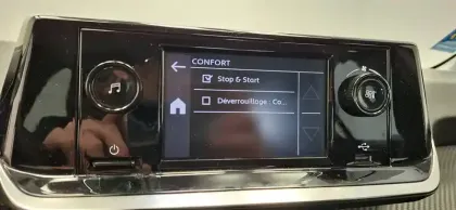 Photo 25 Peugeot 208  BLUEHDI 100 S&S BVM6