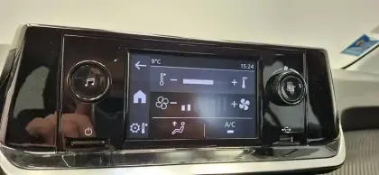 Photo 27 Peugeot 208  BLUEHDI 100 S&S BVM6