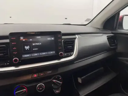 Photo 27 Kia Stonic  1.0 T-GDi 100 ch ISG BVM5