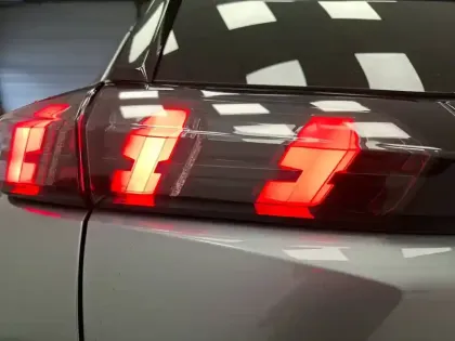 Photo 34 Peugeot 2008  Electrique 136 ch