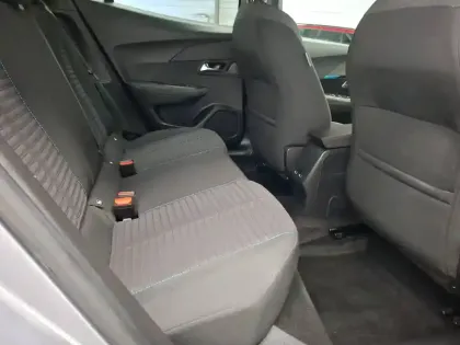 Photo 32 Peugeot 2008  Electrique 136 ch