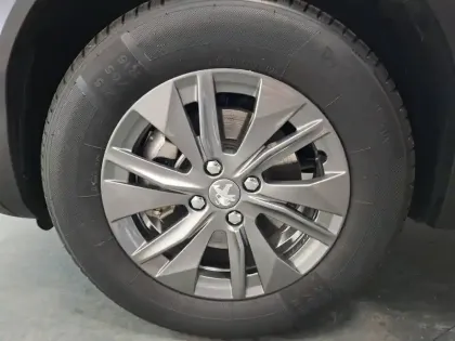 Photo 13 Peugeot 2008  Electrique 136 ch