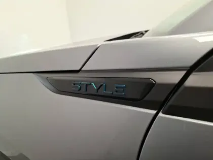 Photo 30 Peugeot 2008  Electrique 136 ch