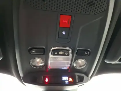 Photo 27 Peugeot 2008  Electrique 136 ch