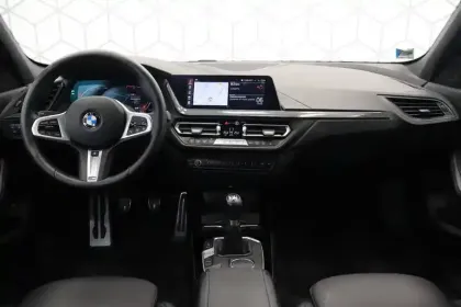 Photo 8 BMW Serie 1 118i 136 ch