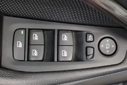 Photo 27 BMW Serie 1 118i 136 ch