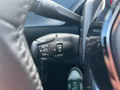 Photo 19 Peugeot 208  PureTech 100 S&S BVM6