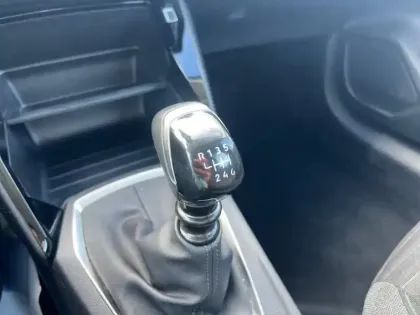 Photo 18 Peugeot 208  PureTech 100 S&S BVM6