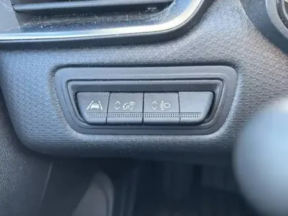 Photo 19 Renault Clio  E-Tech hybride 145