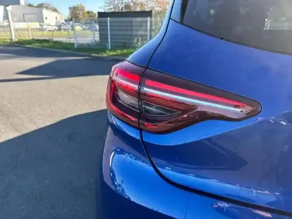 Photo 16 Renault Clio  E-Tech hybride 145