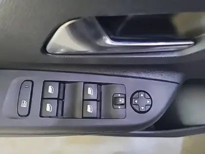 Photo 31 Opel Corsa  1.2 Turbo 100 ch BVM6