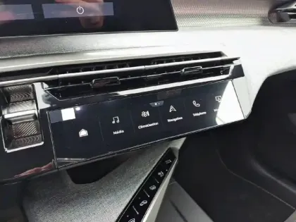 Photo 17 Peugeot 3008  Plug-in Hybrid 195 e-DCS7