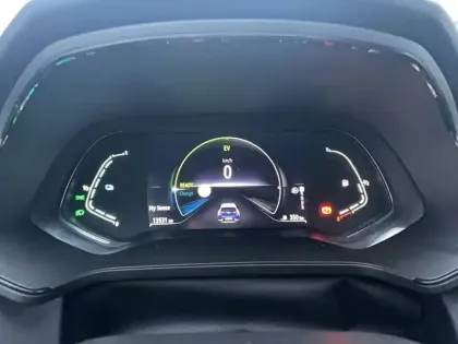 Photo 13 Renault Captur  E-Tech full hybrid 145