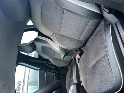 Photo 8 Renault Captur  E-Tech full hybrid 145