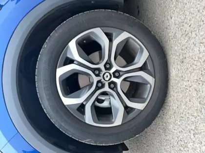 Photo 15 Renault Captur  E-Tech full hybrid 145