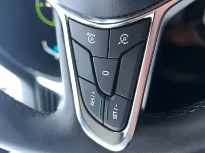 Photo 12 Renault Captur  E-Tech full hybrid 145