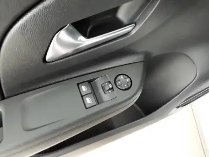 Photo 25 Opel Corsa  Electrique 136 ch & Batterie 50 kWh