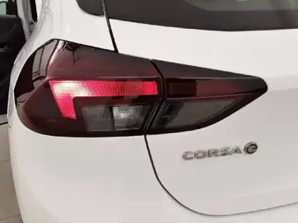 Photo 16 Opel Corsa  Electrique 136 ch & Batterie 50 kWh