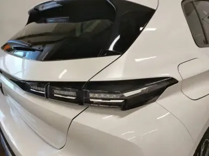 Photo 16 Peugeot 308  BlueHDi 130ch S&S EAT8