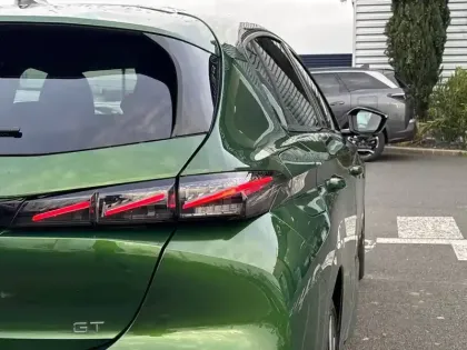 Photo 16 Peugeot 308  PureTech 130ch S&S EAT8