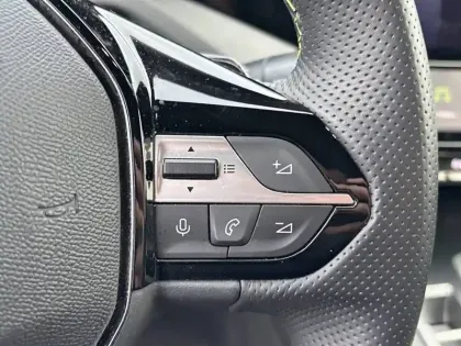 Photo 17 Peugeot 308  PureTech 130ch S&S EAT8