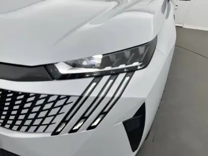 Photo 15 Peugeot 3008  Hybrid 145 e-DCS6