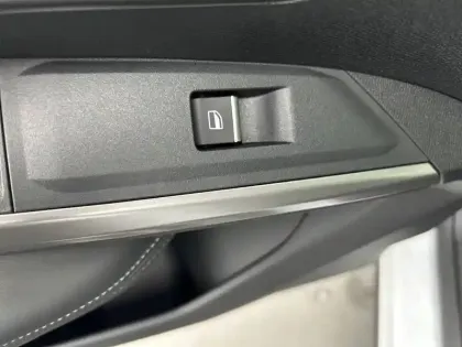 Photo 20 Peugeot 3008  Hybrid 145 e-DCS6