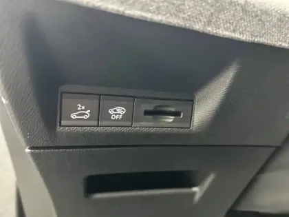 Photo 22 Peugeot 3008  Hybrid 145 e-DCS6