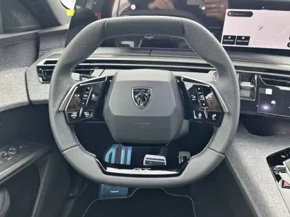 Photo 8 Peugeot 3008  Hybrid 145 e-DCS6