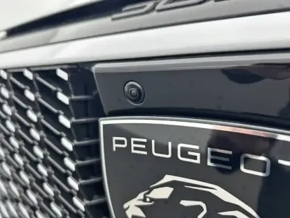 Photo 17 Peugeot 3008  Hybrid 145 e-DCS6