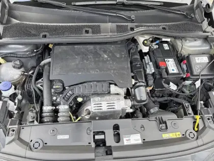 Photo 44 Peugeot 208  PureTech 100 S&S BVM6