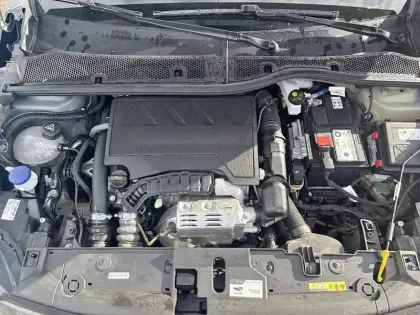 Photo 44 Peugeot 208  PureTech 100 S&S BVM6