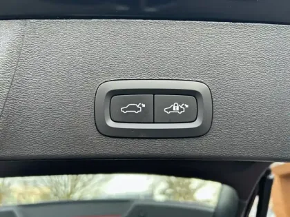 Photo 8 Volvo Xc40  T4 Recharge 129+82 ch DCT7