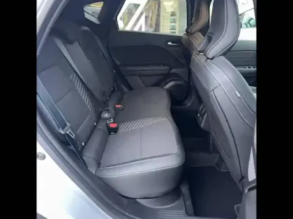 Photo 13 Renault Captur  E-Tech full hybrid 160 ch