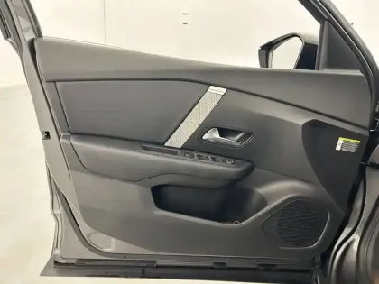 Photo 24 Citroën C4  PureTech 130 S&S EAT8