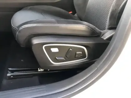 Photo 15 Renault Austral  E-Tech hybrid 200