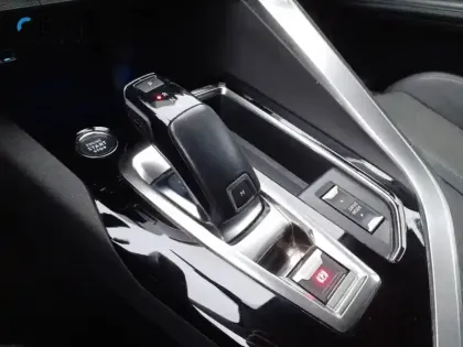 Photo 25 Peugeot 3008  Puretech 130ch S&S EAT8