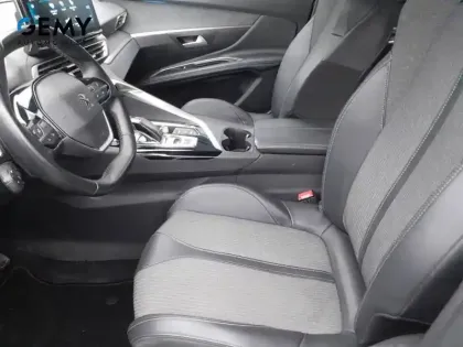 Photo 8 Peugeot 3008  Puretech 130ch S&S EAT8