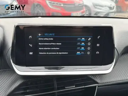 Photo 16 Peugeot 208  PureTech 75 S&S BVM5