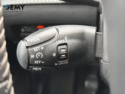 Photo 53 Peugeot 208  PureTech 75 S&S BVM5