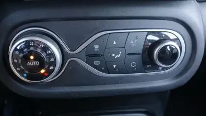 Photo 25 Renault Twingo  III SCe 65